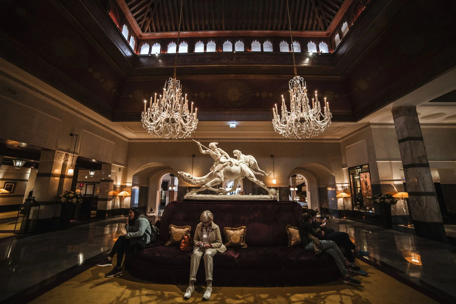 Lobby & reception