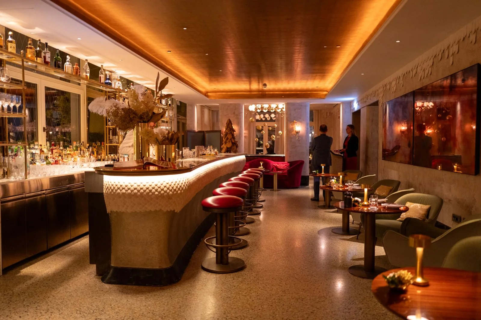 Restaurant & bar