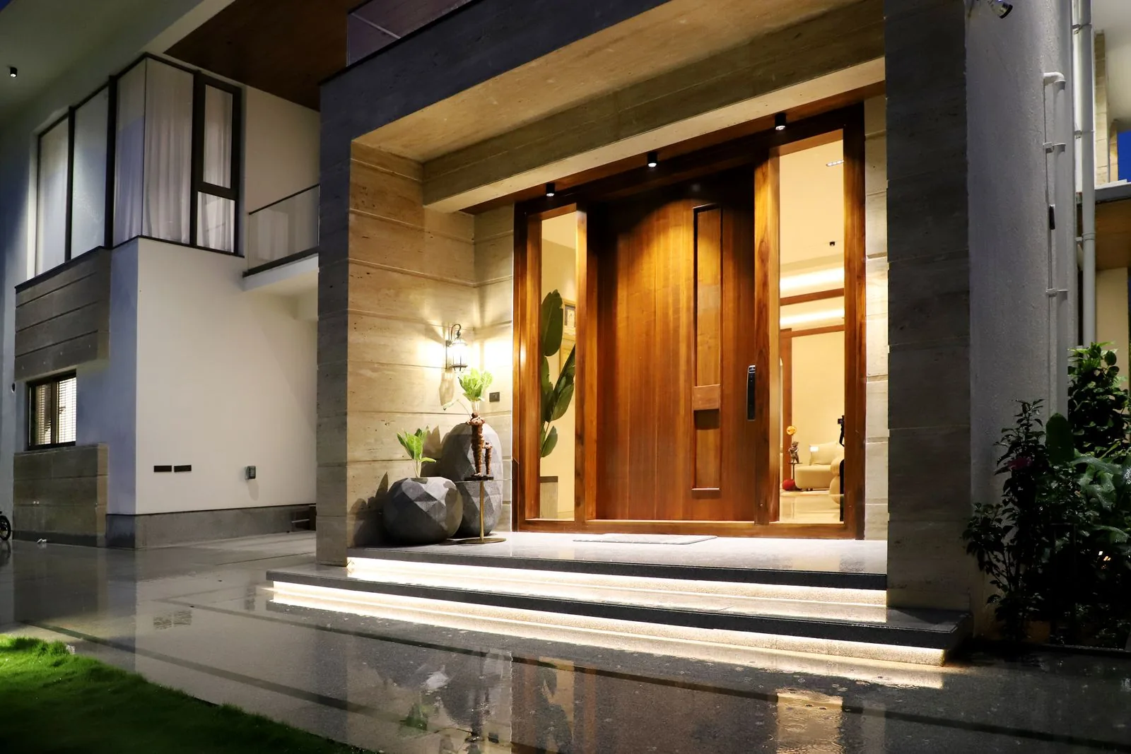 Fachada, acceso y lobby
